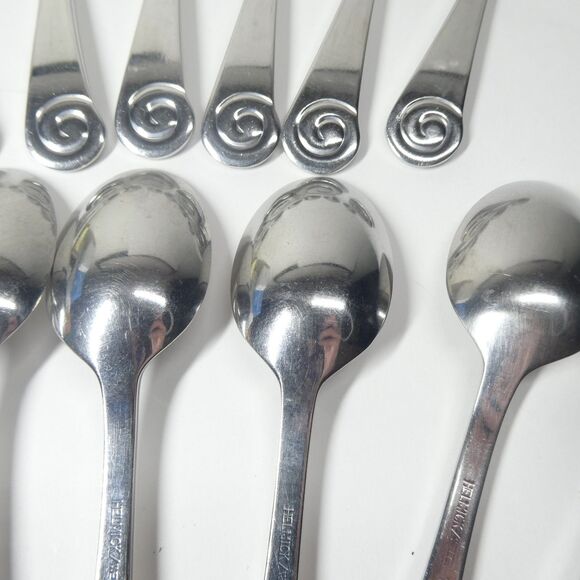 Robert Welch Ammonite 12 Place Oval Soup Spoons Stainless Flatware Helmick Korea - Picture 7 of 9